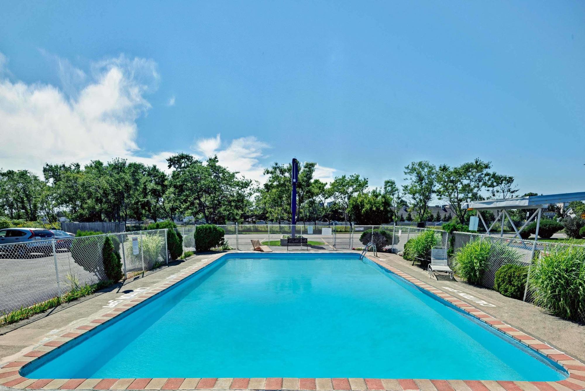 Weber Inn Kitchener Ngoại thất bức ảnh